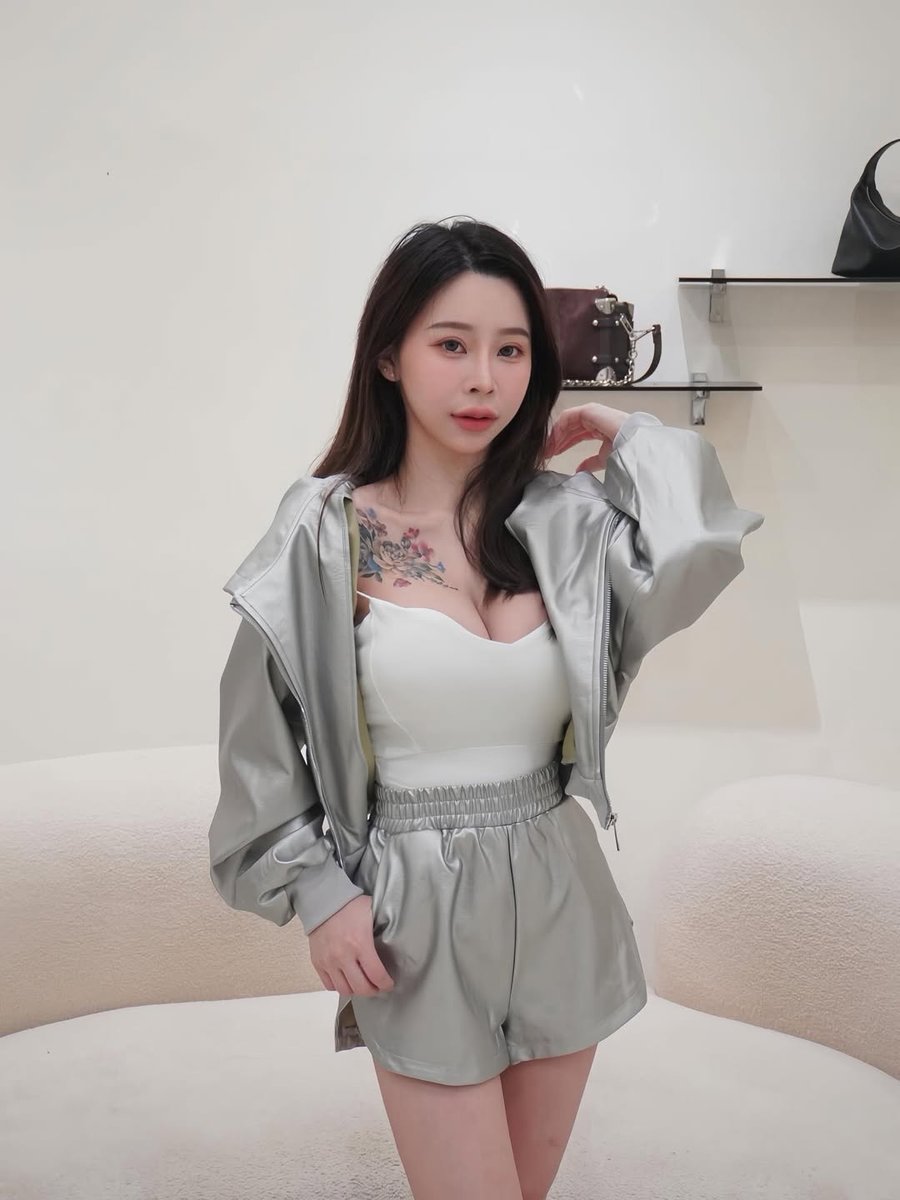 外套配短褲